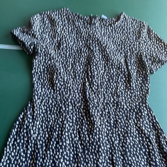 Woman’s dress - Picture 2 of 6